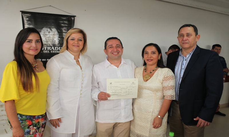 Marcela Castañeda, delegada del Consejo Nacional Electoral; Patricia Cárdenas, delegada de la Registraduría; Julio César Triana Quintero, representante a la Cámara electo; Yanira Córdoba, coordinadora del elector; Carlos Alberto Torres, delegado de la Registraduría.